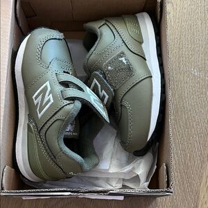 New Balance Kids Olive Green Hook-and-Loop Sneakers